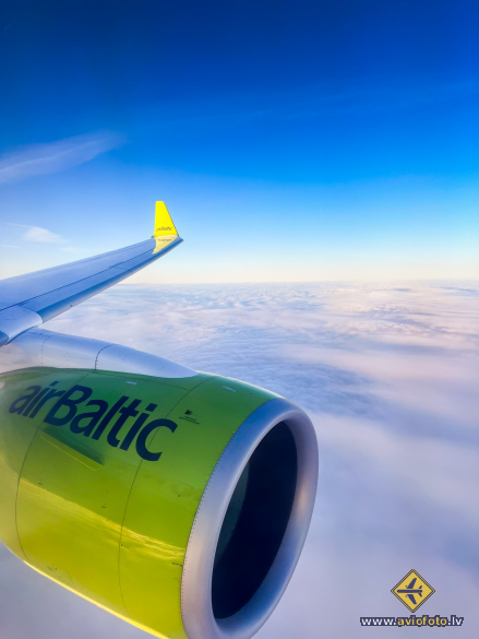 Airbus A220-300