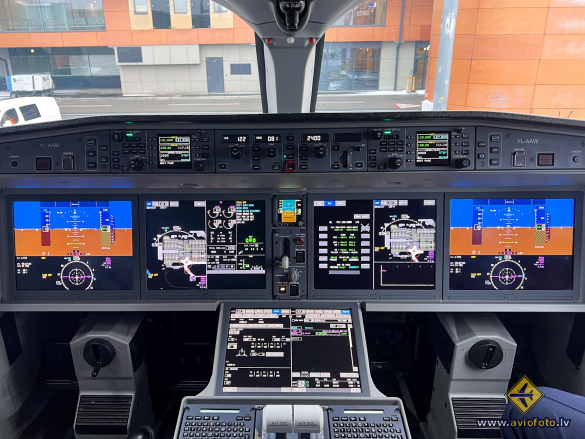 Airbus A220-300