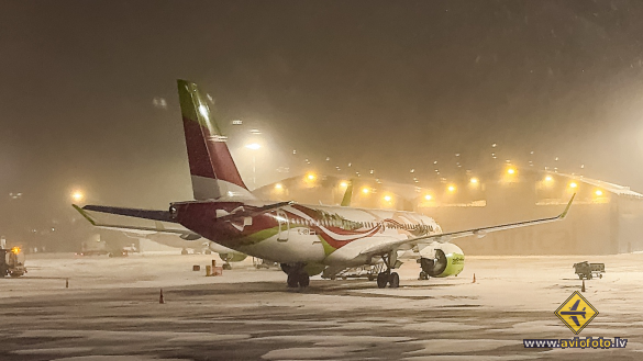 Airbus A220-300