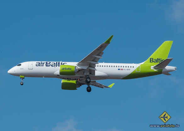 Airbus A220-300