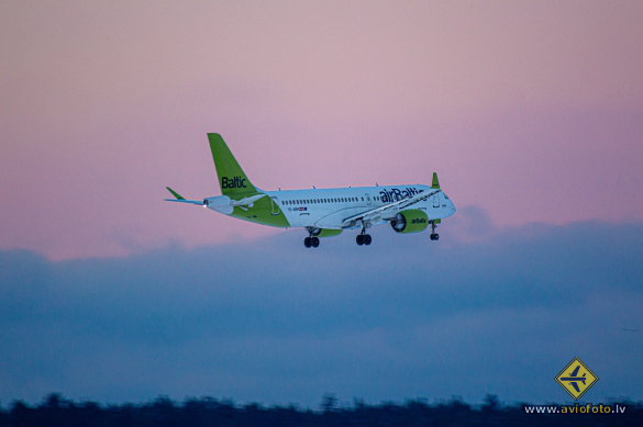 Airbus A220-300