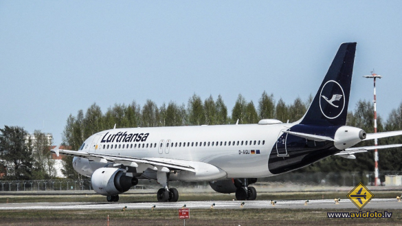 Airbus A320-211
