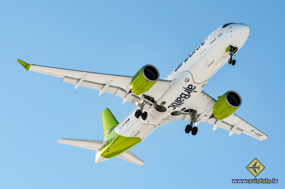 Airbus A220-300