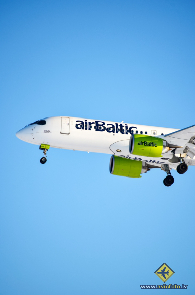 Airbus A220-300
