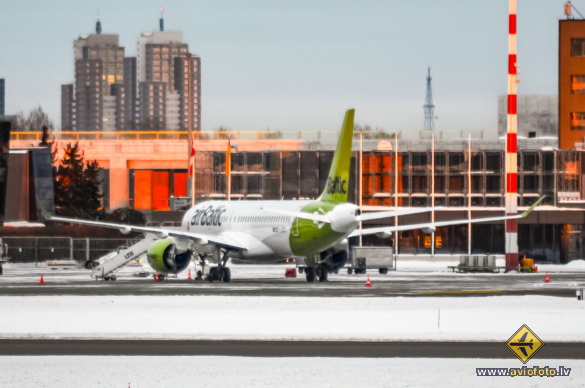 Airbus A220-300