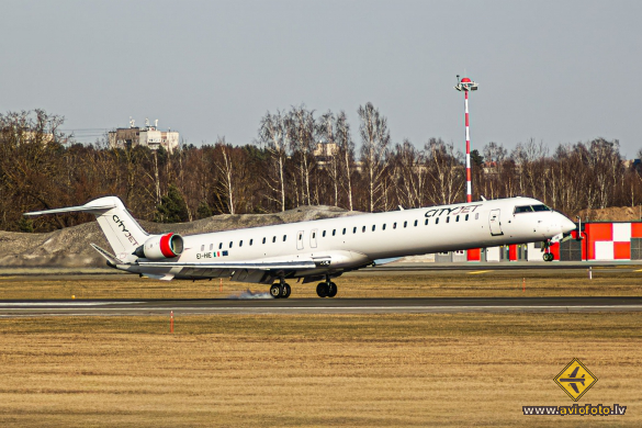 Bombardier CRJ-1000EL NG (CL-600-2E25)