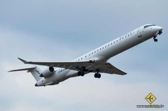 Bombardier CRJ-1000EL NG (CL-600-2E25)