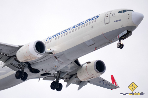 Boeing 737-8F2