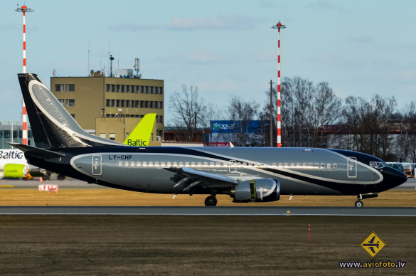 Boeing 737-31S