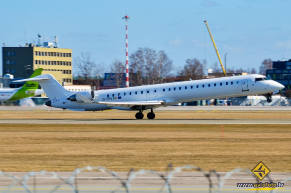 Bombardier CRJ-900LR (CL-600-2D24)