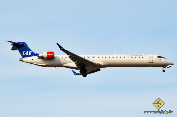 Bombardier CRJ-900LR (CL-600-2D24)