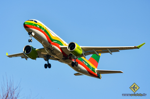 Airbus A220-300