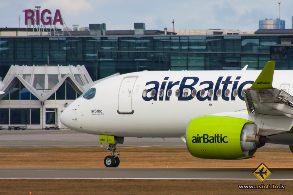Airbus A220-300