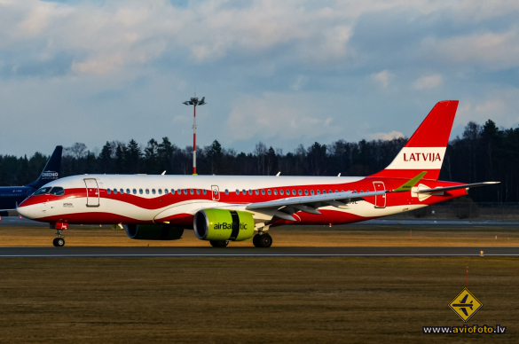 Airbus A220-300