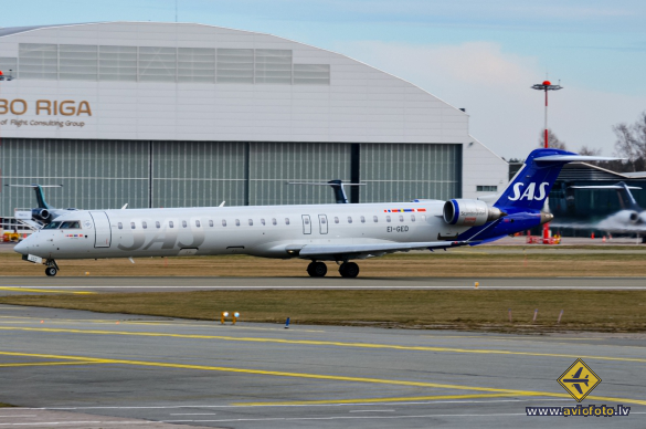 Bombardier CRJ-900ER NG (CL-600-2D24)