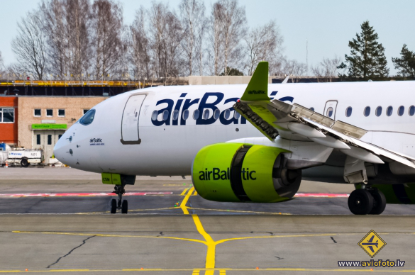 Airbus A220-300