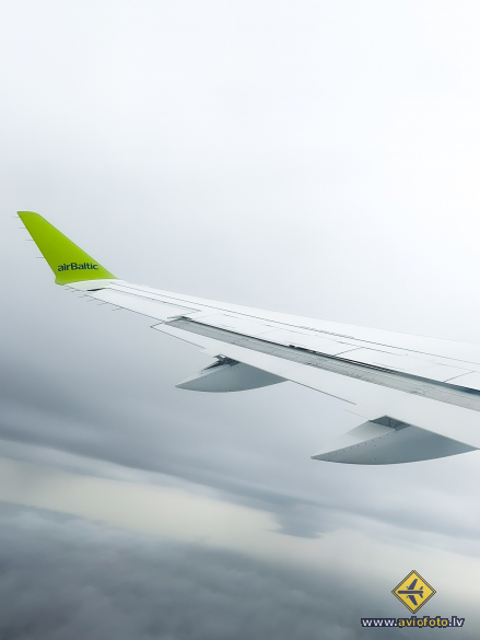 Airbus A220-300