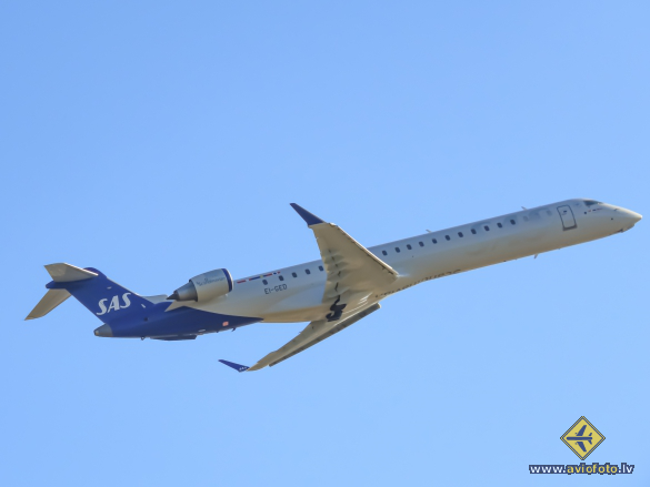 Bombardier CRJ-900ER NG (CL-600-2D24)
