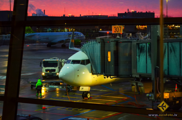 Boeing 737-94X/ER