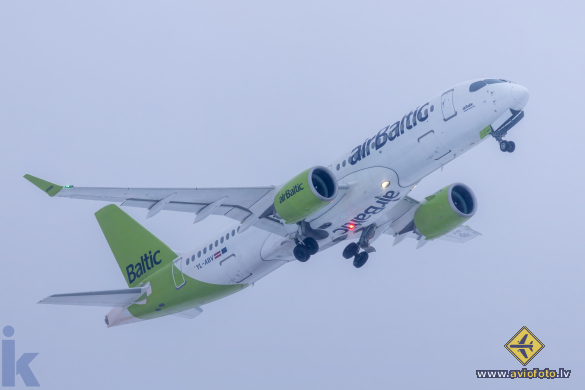 Airbus A220-300