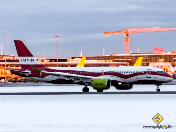 Airbus A220-300