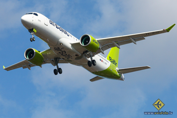 Airbus A220-300