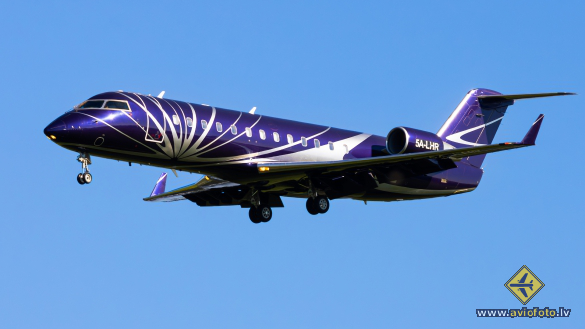Bombardier CRJ-200LR (CL-600-2B19)