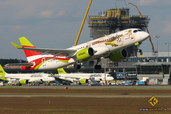 Airbus A220-300