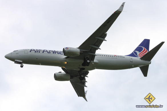 Boeing 737-8S3