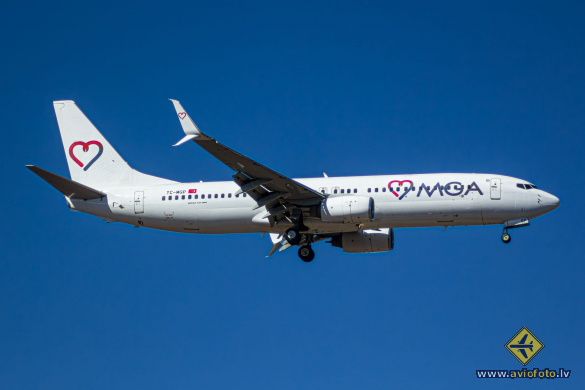 Boeing 737-85F