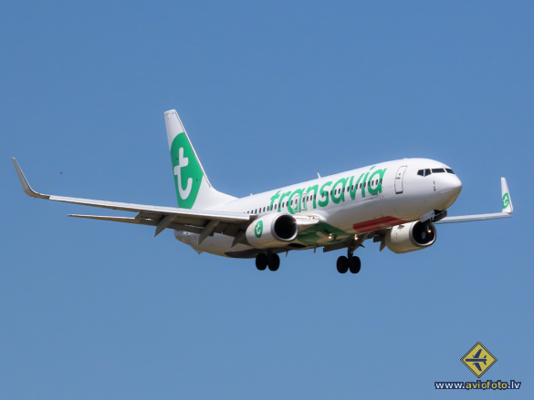 Boeing 737-8K2