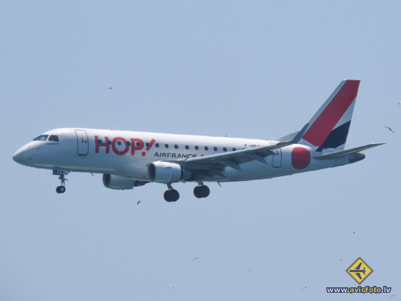 Embraer 170STD (ERJ-170-100STD)