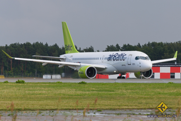 Airbus A220-300