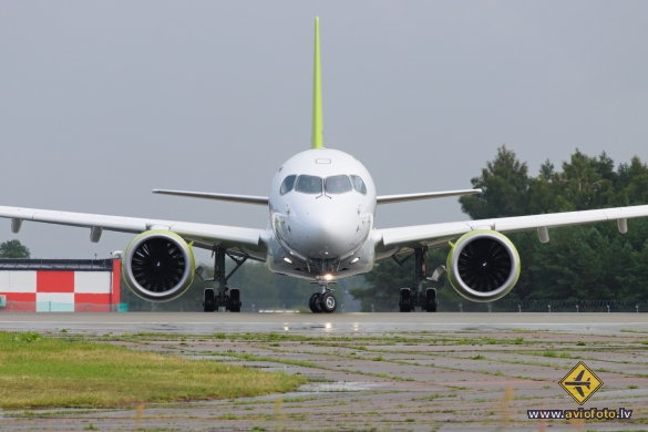 Airbus A220-300