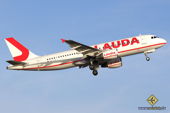 Airbus A320-214