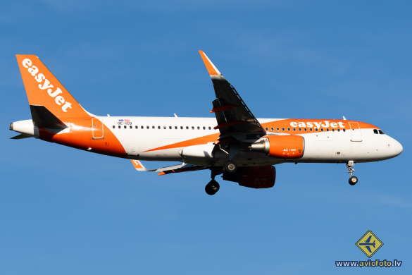 Airbus A320-214