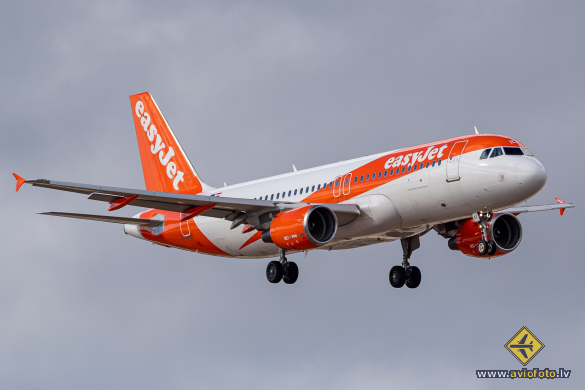 Airbus A320-214