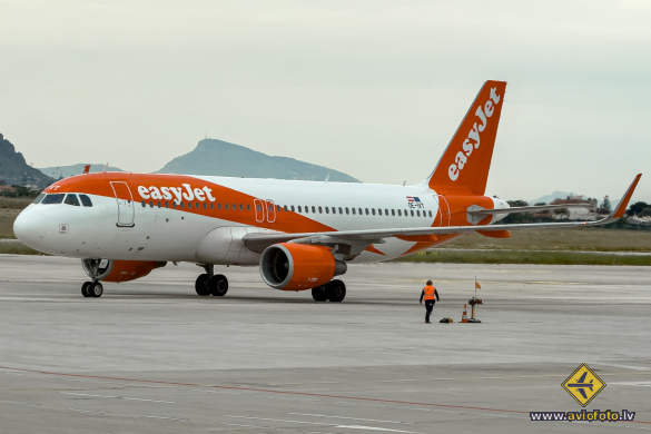 Airbus A320-214
