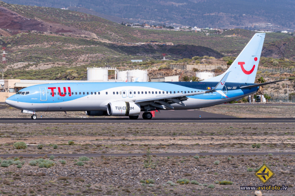 Boeing 737-8K5