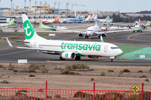 Boeing 737-8K2