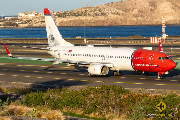 Boeing 737-8JP
