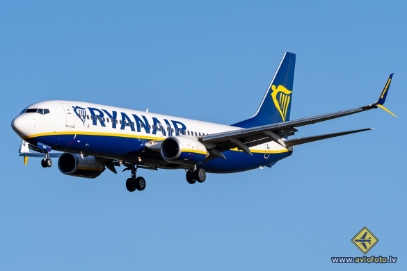 Boeing 737-8AS