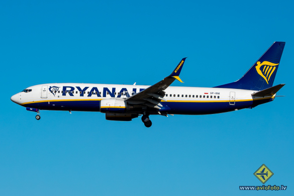 Boeing 737-8AS