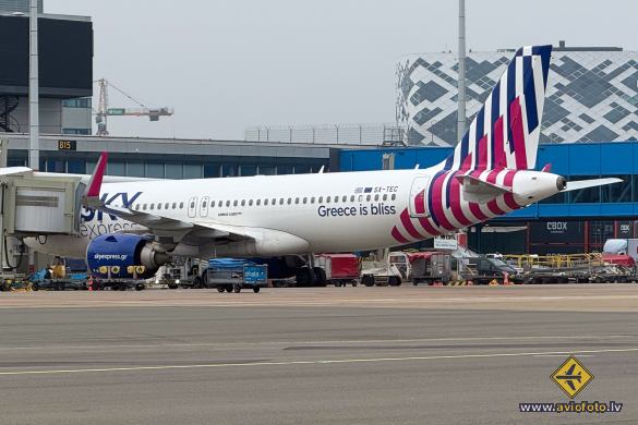 Airbus A320-251N