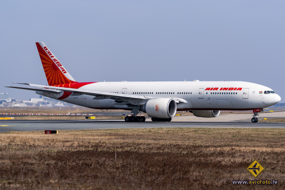 Boeing 777-232/LR