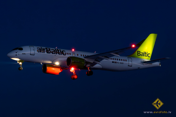 Airbus A220-300