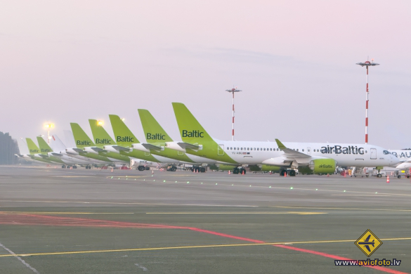 Airbus A220-300