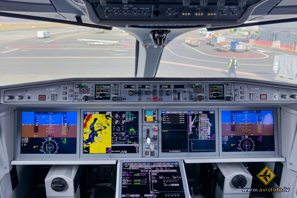 Airbus A220-300