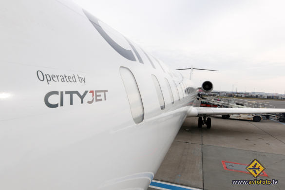Bombardier CRJ-1000EL NG (CL-600-2E25)