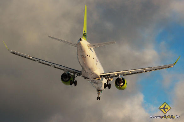 Airbus A220-300